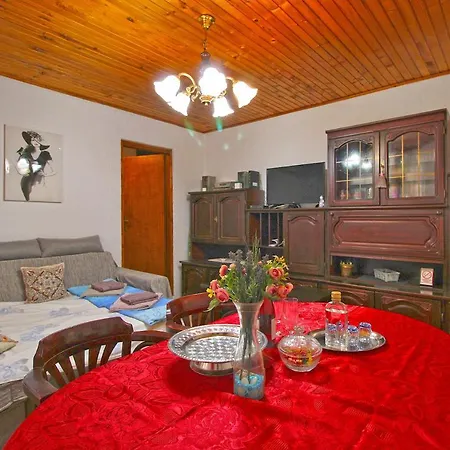 Luka 2192 Apartment