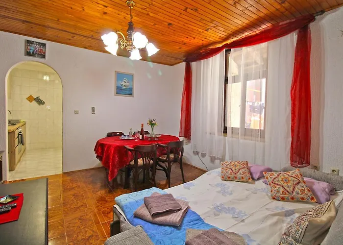 Apartment Luka 2192 *